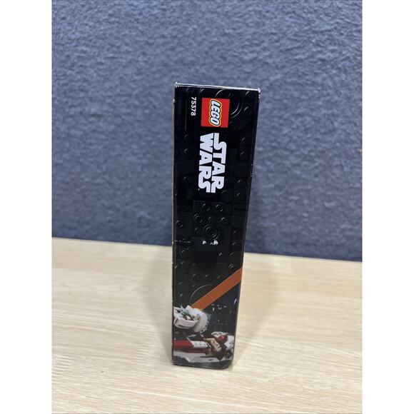 LEGO Star Wars: Barc Speeder Escape 221 Pieces New In Box (75378) - Picture 3 of 6